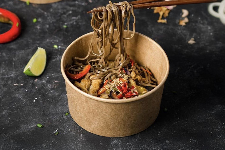 Nudeln Und Reisgerichte Bei Wok Dayo